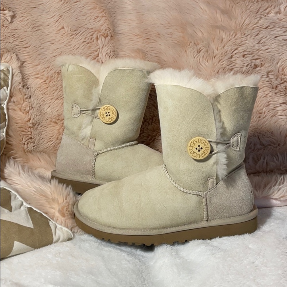 Women’s UGG boots - Sand color
